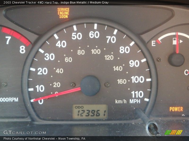 Indigo Blue Metallic / Medium Gray 2003 Chevrolet Tracker 4WD Hard Top
