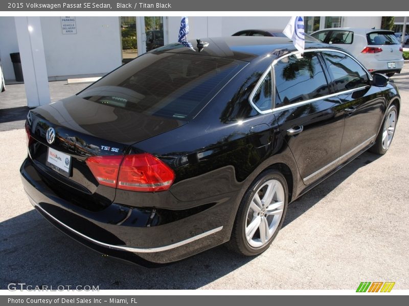 Black / Titan Black 2015 Volkswagen Passat SE Sedan