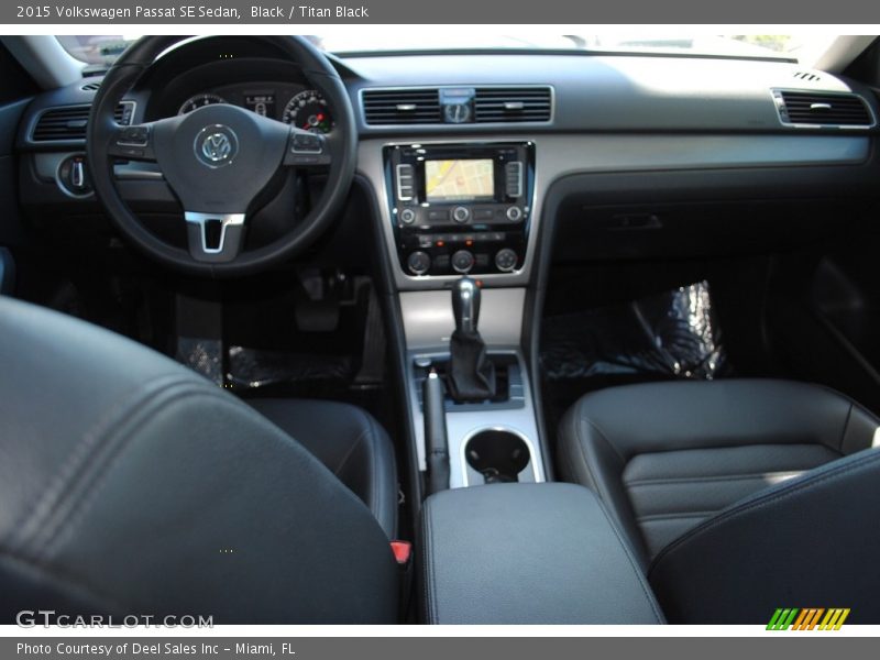 Black / Titan Black 2015 Volkswagen Passat SE Sedan