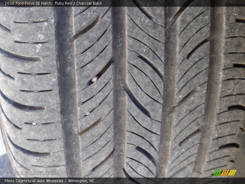 Ruby Red / Charcoal Black 2016 Ford Focus SE Hatch