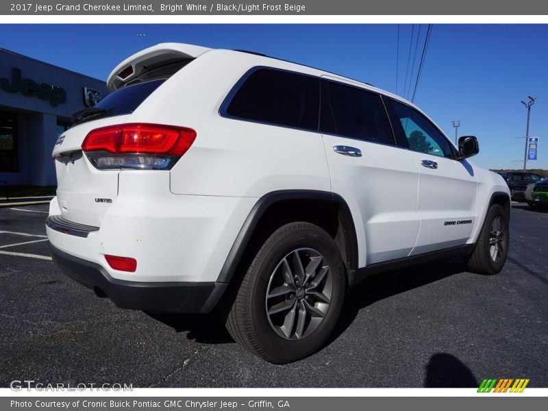 Bright White / Black/Light Frost Beige 2017 Jeep Grand Cherokee Limited