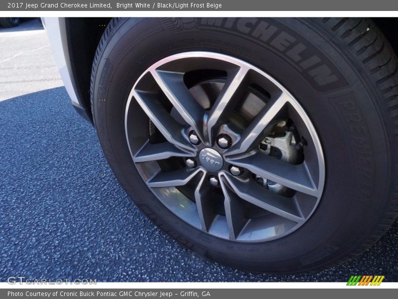 Bright White / Black/Light Frost Beige 2017 Jeep Grand Cherokee Limited