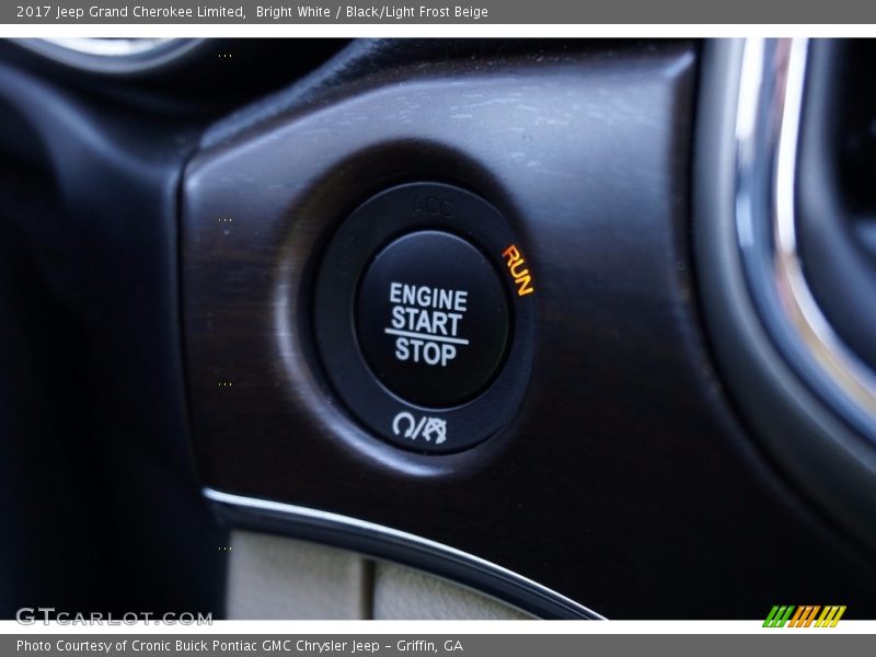 Bright White / Black/Light Frost Beige 2017 Jeep Grand Cherokee Limited
