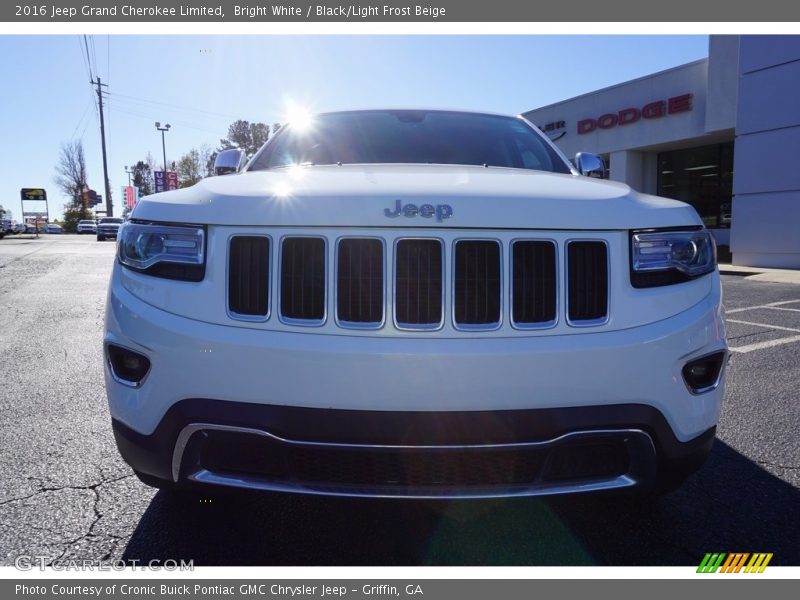 Bright White / Black/Light Frost Beige 2016 Jeep Grand Cherokee Limited