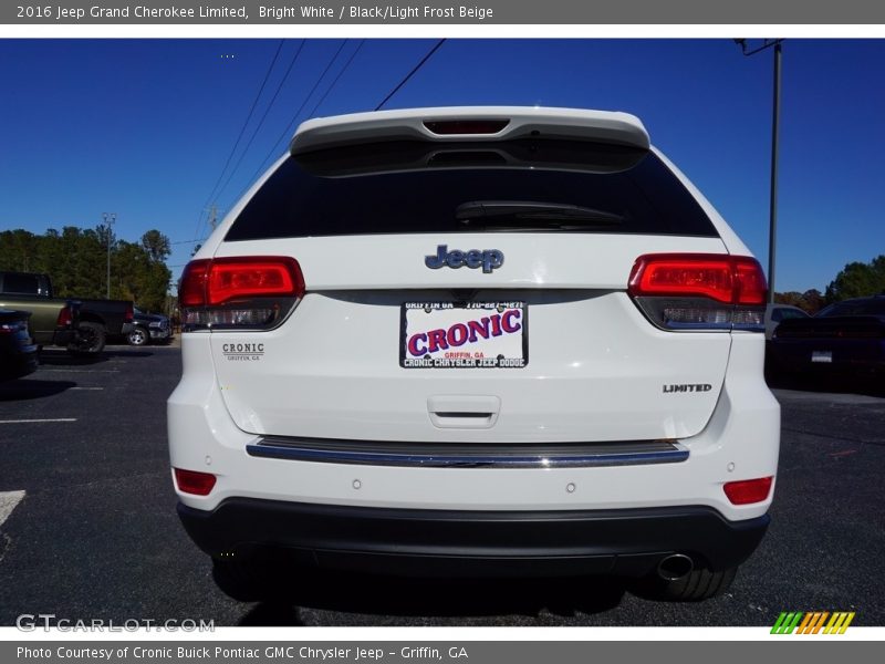 Bright White / Black/Light Frost Beige 2016 Jeep Grand Cherokee Limited