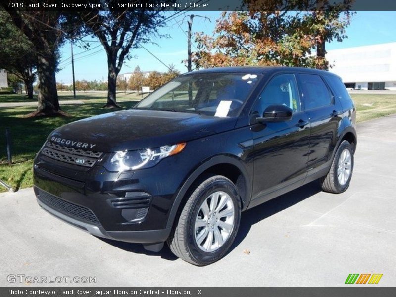 Front 3/4 View of 2018 Discovery Sport SE