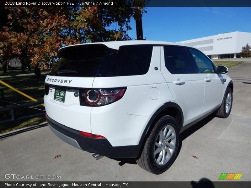 Fuji White / Almond 2018 Land Rover Discovery Sport HSE