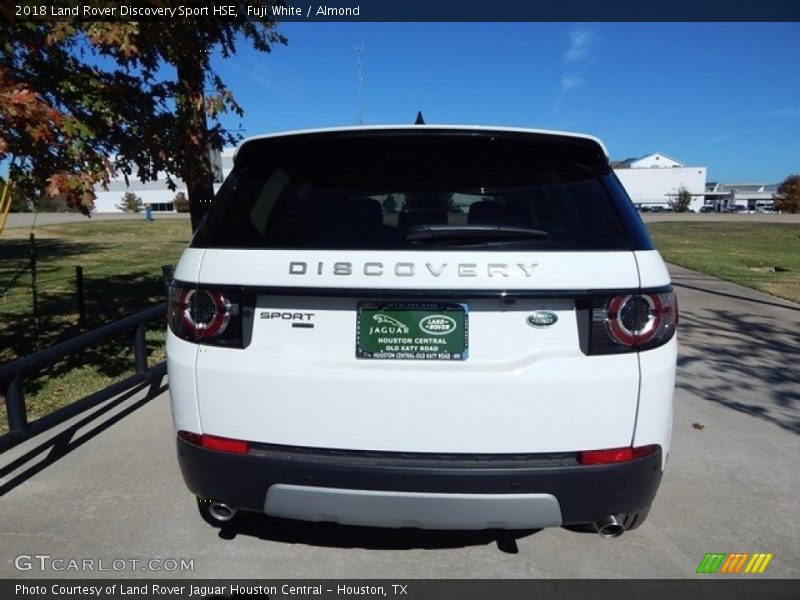 Fuji White / Almond 2018 Land Rover Discovery Sport HSE