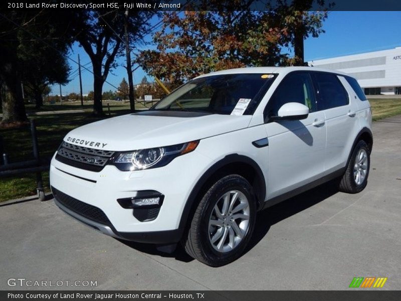 Front 3/4 View of 2018 Discovery Sport HSE