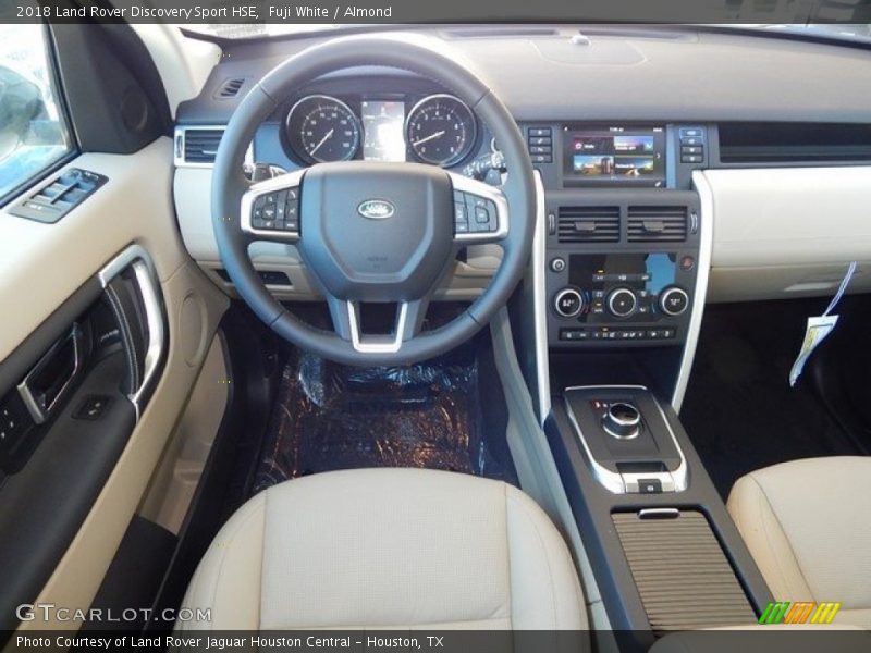 Fuji White / Almond 2018 Land Rover Discovery Sport HSE