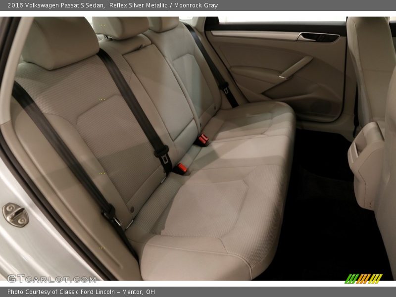 Reflex Silver Metallic / Moonrock Gray 2016 Volkswagen Passat S Sedan