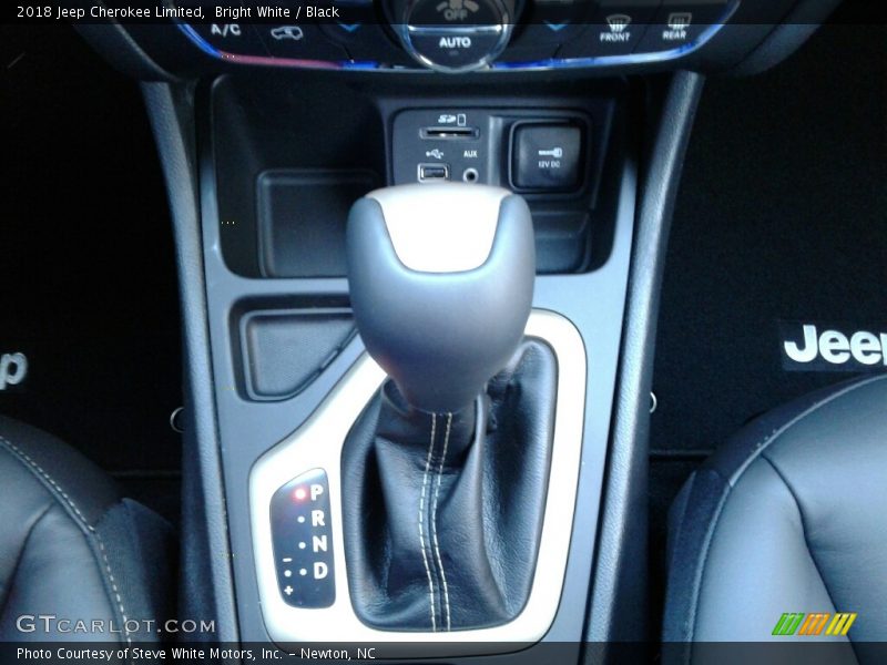 Bright White / Black 2018 Jeep Cherokee Limited