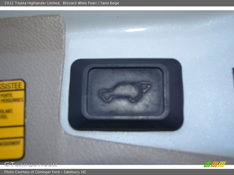 Blizzard White Pearl / Sand Beige 2012 Toyota Highlander Limited