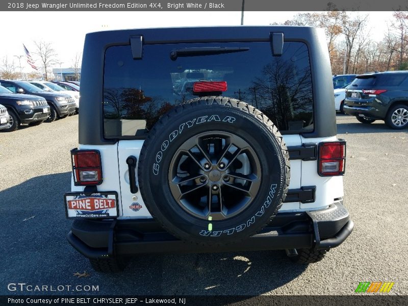 Bright White / Black 2018 Jeep Wrangler Unlimited Freedom Edition 4X4