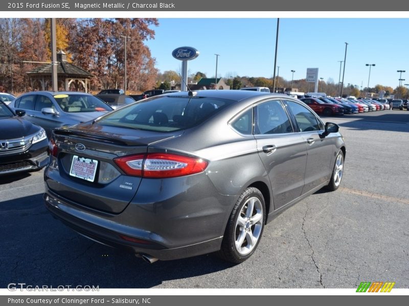 Magnetic Metallic / Charcoal Black 2015 Ford Fusion SE