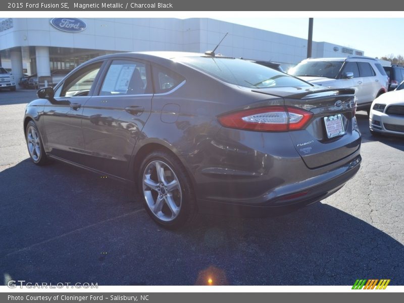 Magnetic Metallic / Charcoal Black 2015 Ford Fusion SE