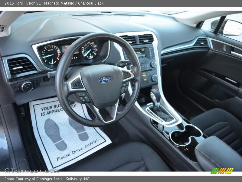 Magnetic Metallic / Charcoal Black 2015 Ford Fusion SE