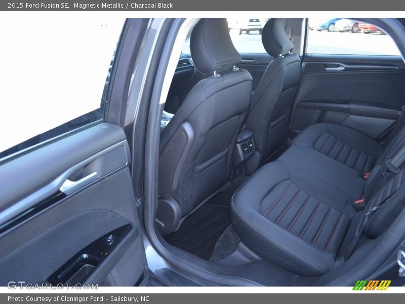 Magnetic Metallic / Charcoal Black 2015 Ford Fusion SE