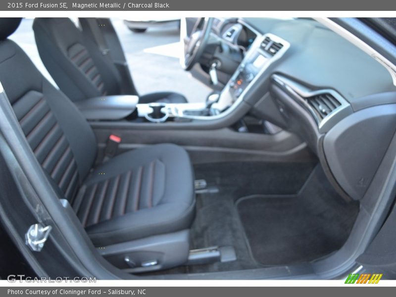Magnetic Metallic / Charcoal Black 2015 Ford Fusion SE