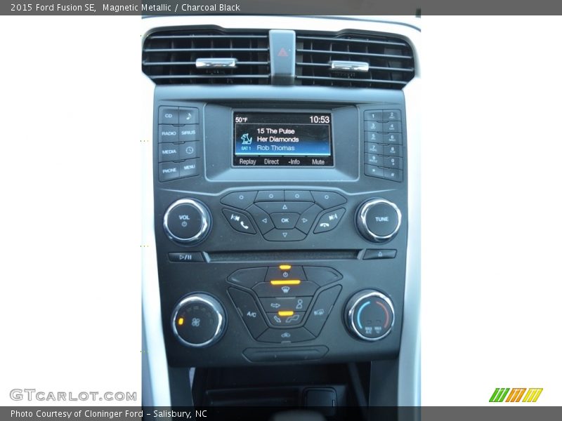 Magnetic Metallic / Charcoal Black 2015 Ford Fusion SE