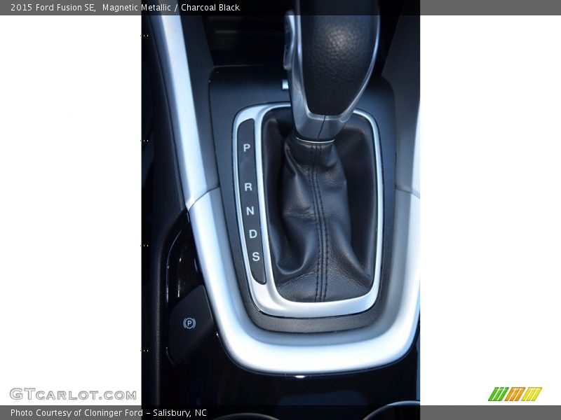 Magnetic Metallic / Charcoal Black 2015 Ford Fusion SE