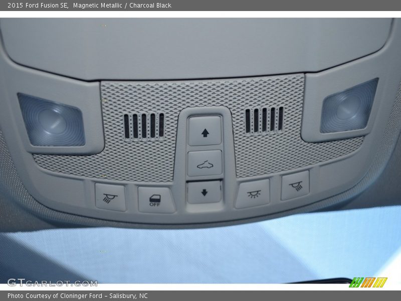 Magnetic Metallic / Charcoal Black 2015 Ford Fusion SE