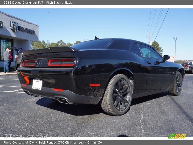 Pitch Black / Black 2018 Dodge Challenger R/T