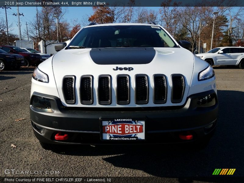 Bright White / Black 2018 Jeep Cherokee Trailhawk 4x4