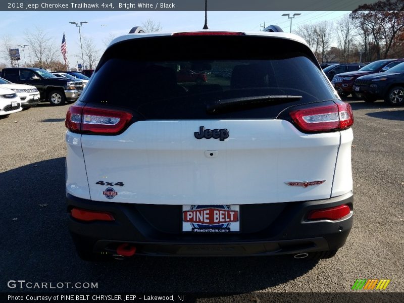 Bright White / Black 2018 Jeep Cherokee Trailhawk 4x4