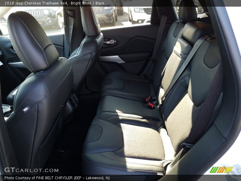 Bright White / Black 2018 Jeep Cherokee Trailhawk 4x4