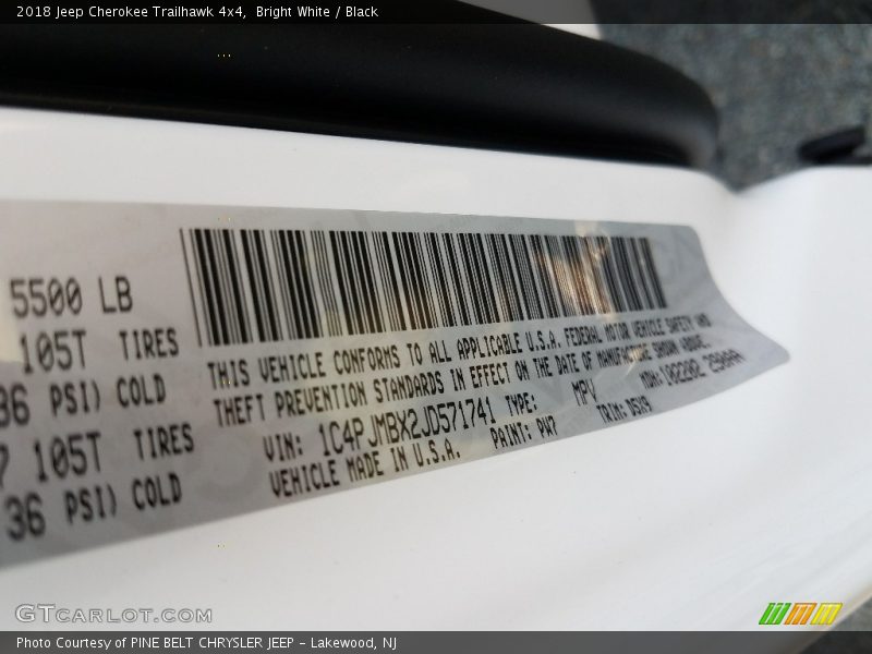 Bright White / Black 2018 Jeep Cherokee Trailhawk 4x4