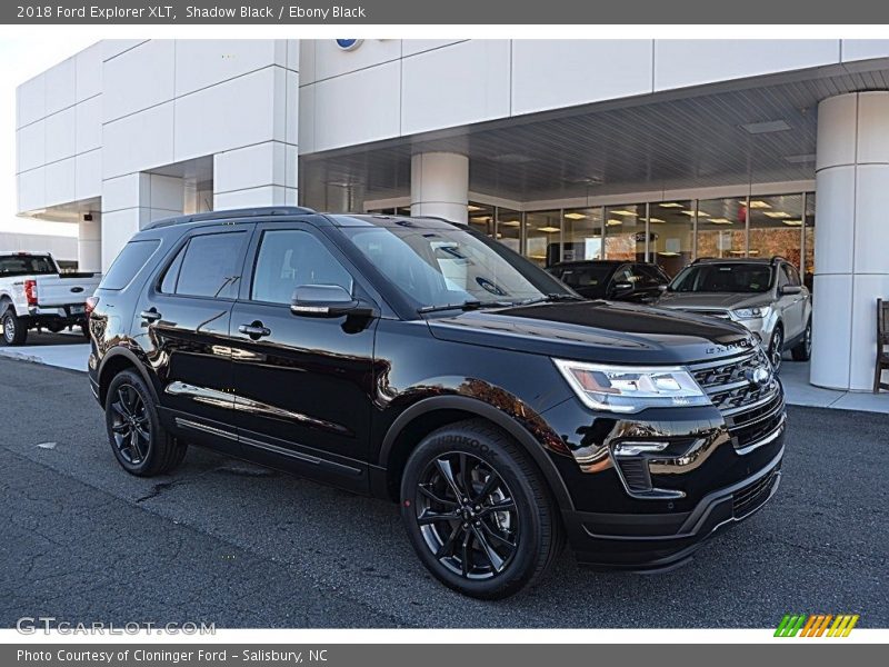 Front 3/4 View of 2018 Explorer XLT
