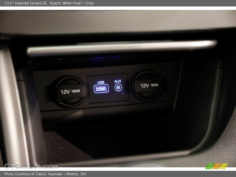 Quartz White Pearl / Gray 2017 Hyundai Sonata SE