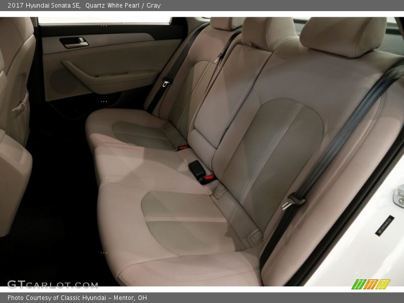 Quartz White Pearl / Gray 2017 Hyundai Sonata SE