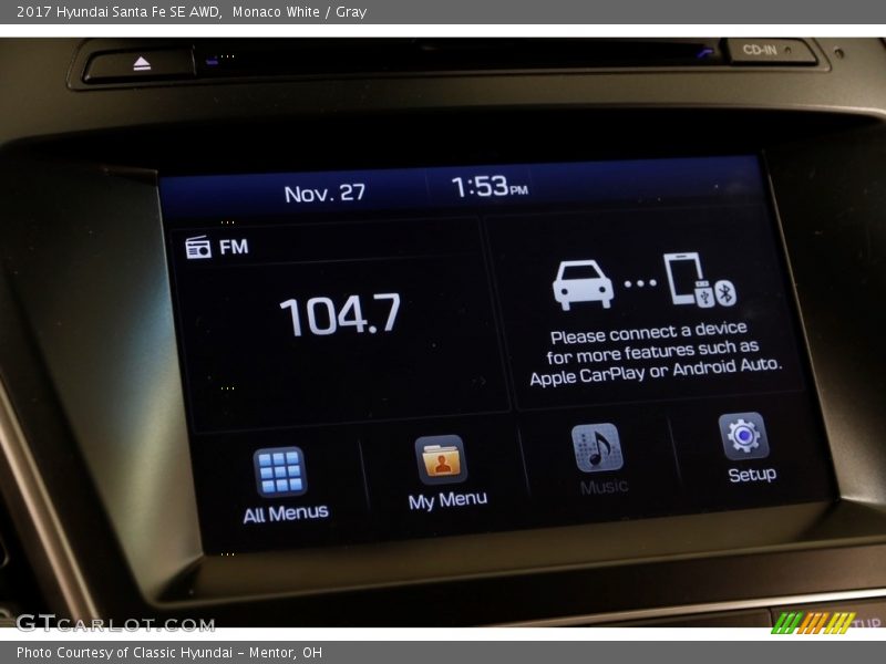 Monaco White / Gray 2017 Hyundai Santa Fe SE AWD