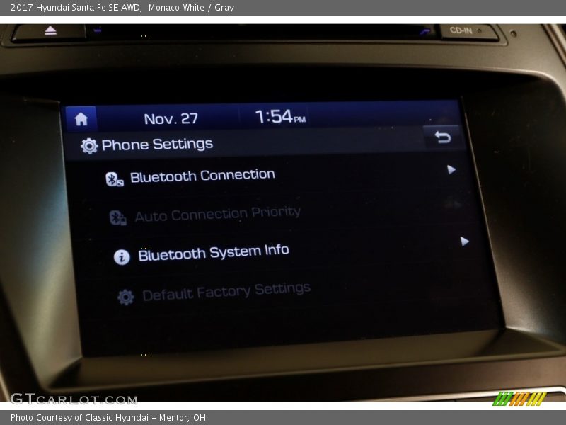 Monaco White / Gray 2017 Hyundai Santa Fe SE AWD