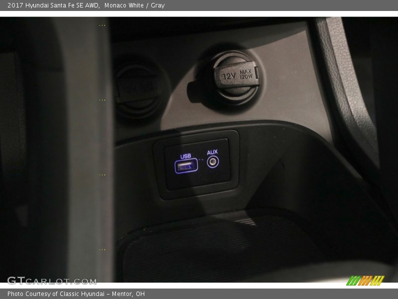 Monaco White / Gray 2017 Hyundai Santa Fe SE AWD
