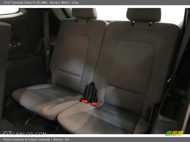 Monaco White / Gray 2017 Hyundai Santa Fe SE AWD