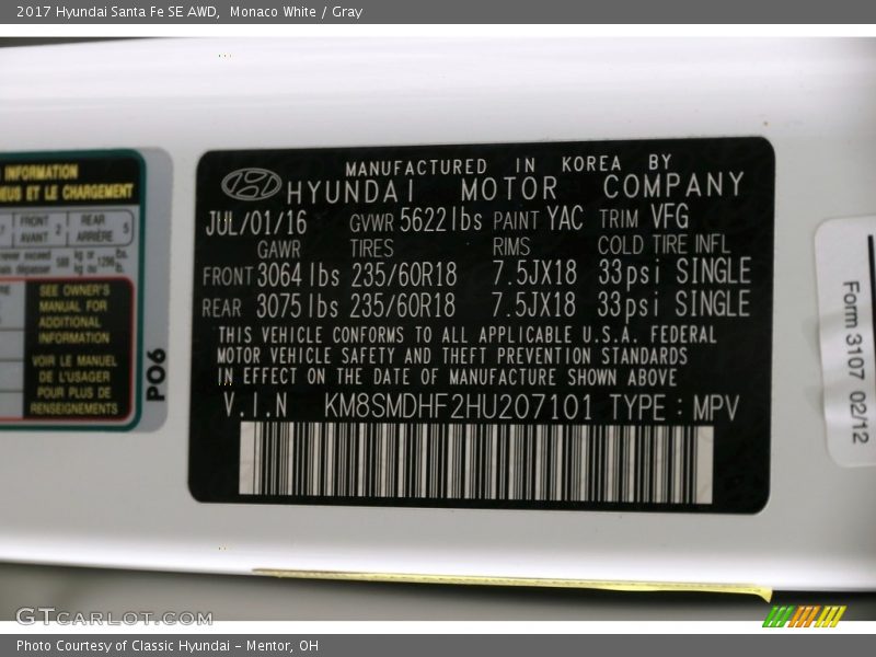 Monaco White / Gray 2017 Hyundai Santa Fe SE AWD