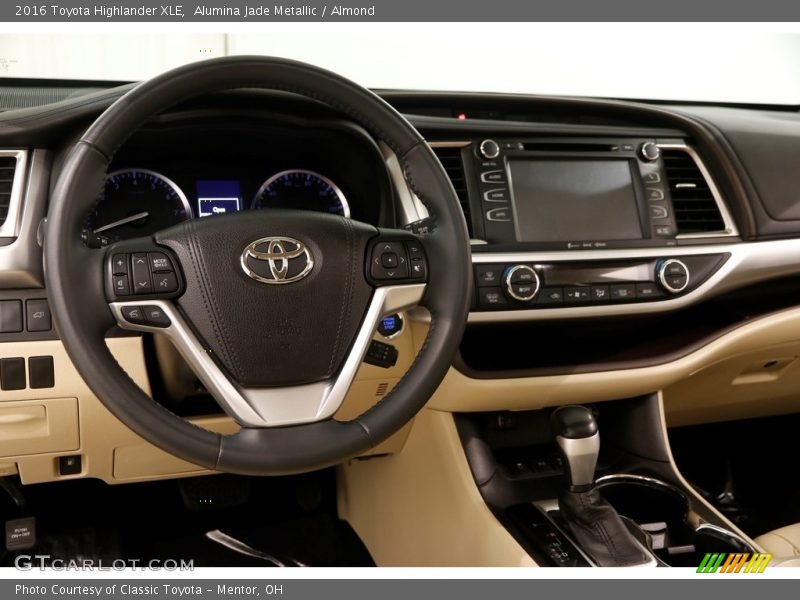 Alumina Jade Metallic / Almond 2016 Toyota Highlander XLE