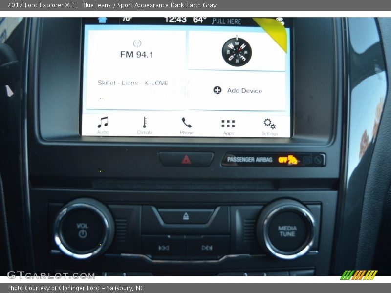 Blue Jeans / Sport Appearance Dark Earth Gray 2017 Ford Explorer XLT