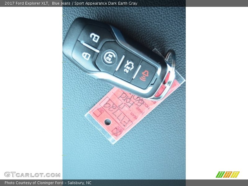 Blue Jeans / Sport Appearance Dark Earth Gray 2017 Ford Explorer XLT