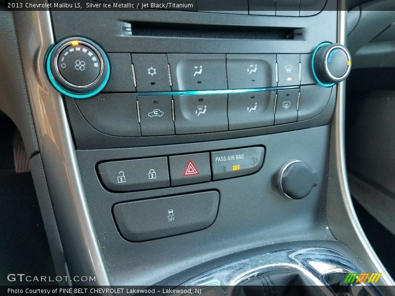 Silver Ice Metallic / Jet Black/Titanium 2013 Chevrolet Malibu LS