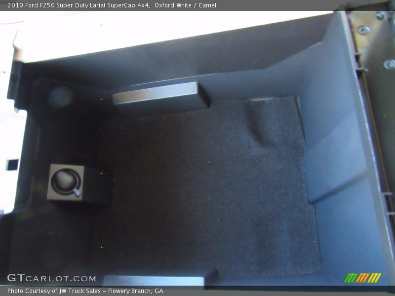 Oxford White / Camel 2010 Ford F250 Super Duty Lariat SuperCab 4x4