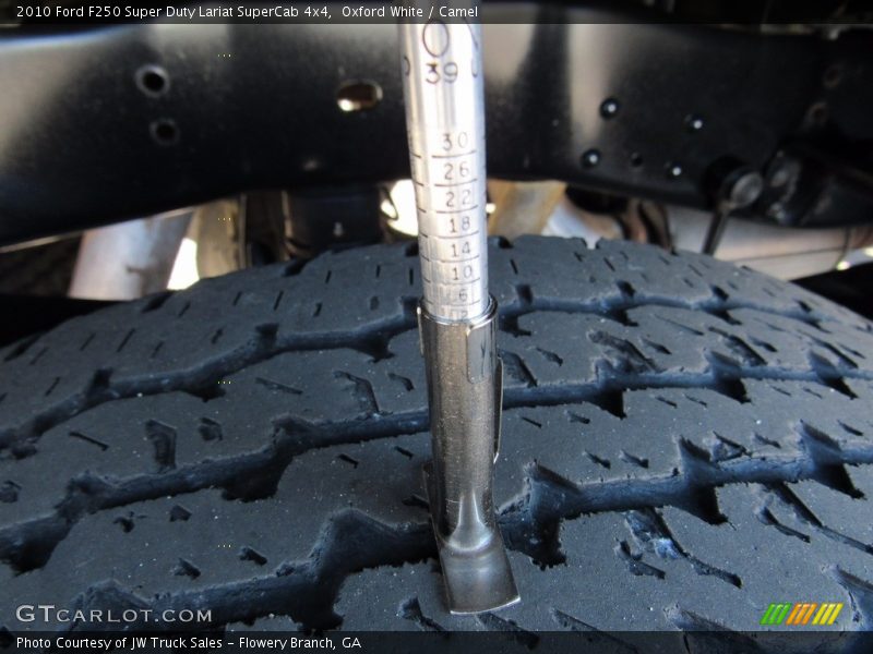Oxford White / Camel 2010 Ford F250 Super Duty Lariat SuperCab 4x4