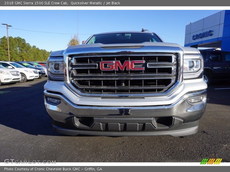 Quicksilver Metallic / Jet Black 2018 GMC Sierra 1500 SLE Crew Cab