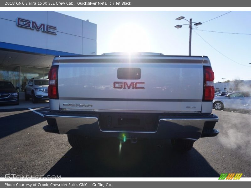Quicksilver Metallic / Jet Black 2018 GMC Sierra 1500 SLE Crew Cab