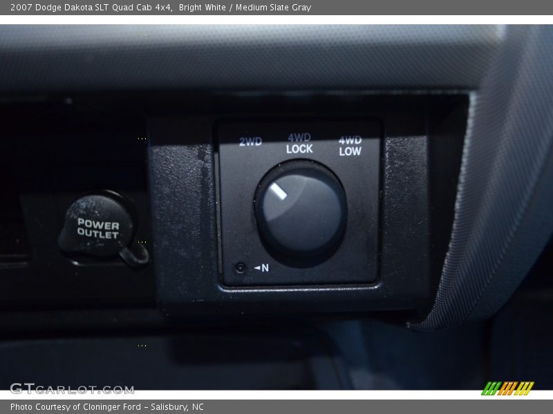 Bright White / Medium Slate Gray 2007 Dodge Dakota SLT Quad Cab 4x4