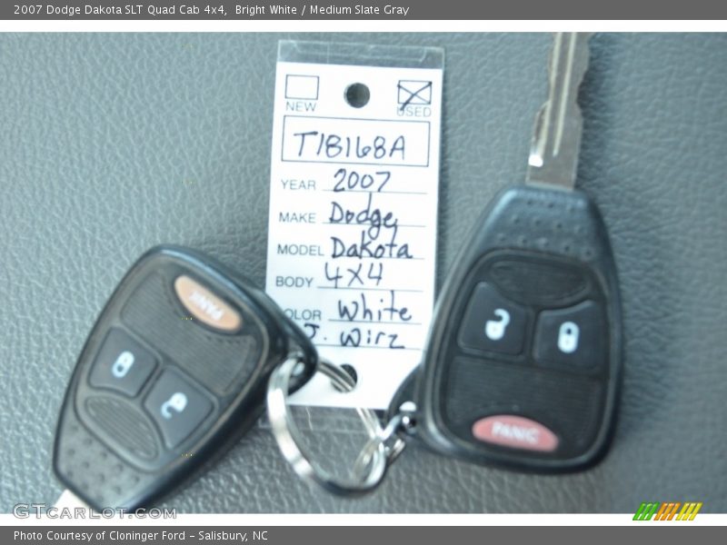 Bright White / Medium Slate Gray 2007 Dodge Dakota SLT Quad Cab 4x4