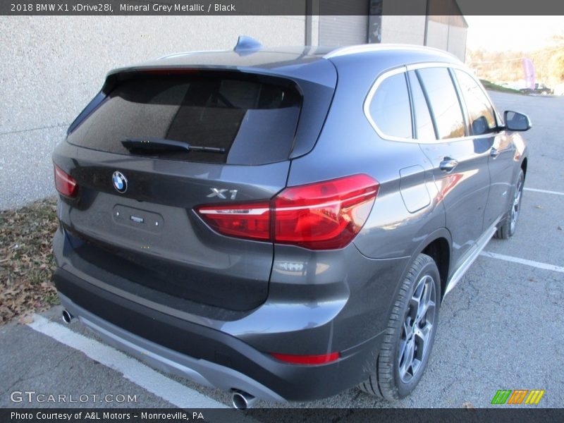 Mineral Grey Metallic / Black 2018 BMW X1 xDrive28i